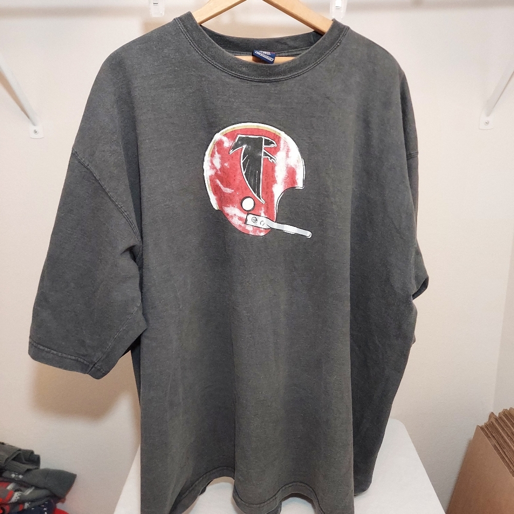 Reebok NFL Gridiron Classic  Atlanta Falcons Throwback Helmet Men's 2XL T-shirt